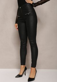 Renee - Czarne Spodnie Skinny z Imitacji Skóry Ozdobione Suwakami Finarindra. Kolor: czarny. Materiał: skóra. Wzór: aplikacja
