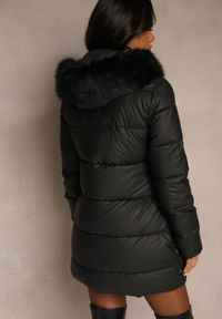 Renee - Czarna Pikowana Kurtka o Taliowanym Kroju z Kapturem z Futrem Nalessia. Okazja: na co dzień. Typ kołnierza: kaptur. Kolor: czarny. Materiał: futro. Styl: casual, klasyczny #3