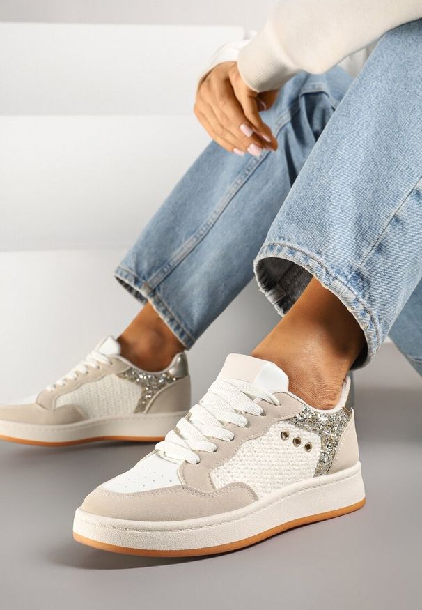 Born2be - Beżowe Sneakersy z Ozdobnymi Przeszyciami w Streetwearowym Stylu Neoniela. Okazja: na co dzień. Kolor: beżowy. Materiał: jeans. Szerokość cholewki: normalna. Wzór: aplikacja. Obcas: na płaskiej podeszwie, na obcasie. Wysokość obcasa: niski