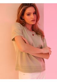 Sinsay - Swetrowa bluzka z ażurowymi detalami i wiskozą - zielony. Kolor: zielony. Materiał: wiskoza. Wzór: ażurowy #1