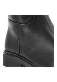 Czarne Kozaki Vinceza Stylowe Obuwie Damskie Zapinane Na Suwak. Okazja: na co dzień. Zapięcie: zamek. Kolor: czarny. Szerokość cholewki: normalna. Materiał: skóra. Sezon: zima, jesień. Obcas: na obcasie. Styl: elegancki. Wysokość obcasa: niski #6