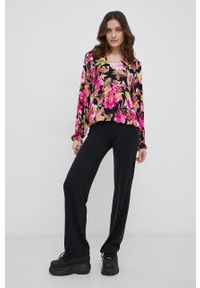 Vero Moda Bluzka damska kolor różowy w kwiaty. Okazja: na co dzień. Kolor: różowy. Materiał: tkanina, materiał, wiskoza. Wzór: kwiaty. Styl: casual #2