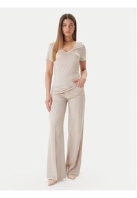 Guess T-Shirt W5GP31 KCSX2 Beżowy Classic Fit. Kolor: beżowy. Materiał: lyocell #5