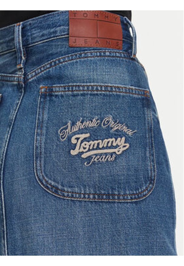 Tommy Jeans Spódnica jeansowa Claire DW0DW21070 Granatowy Regular Fit. Kolor: niebieski. Materiał: bawełna