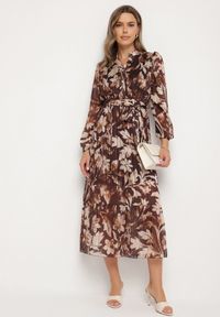 Born2be - Beżowa Rozkloszowana Sukienka z Wiązanym Paskiem i Metaliczną Nicią Nalirina. Okazja: na co dzień. Typ kołnierza: dekolt w kształcie V. Kolor: beżowy. Materiał: elastan, wiskoza. Wzór: aplikacja. Typ sukienki: rozkloszowane, proste. Styl: klasyczny, casual, elegancki #4