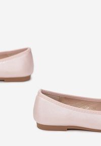 Born2be - Różowe Balerinki Hyrmedeia. Wysokość cholewki: przed kostkę. Nosek buta: okrągły. Zapięcie: bez zapięcia. Kolor: różowy. Materiał: materiał. Szerokość cholewki: normalna. Styl: elegancki, klasyczny