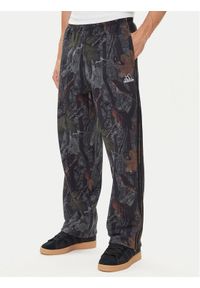 Adidas - adidas Spodnie dresowe Camo JY2773 Szary Loose Fit. Kolor: szary. Materiał: bawełna