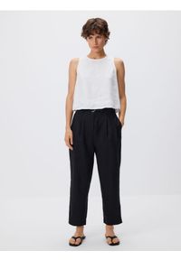 Reserved - Lniane spodnie z paskiem - czarny. Kolor: czarny. Materiał: len #1