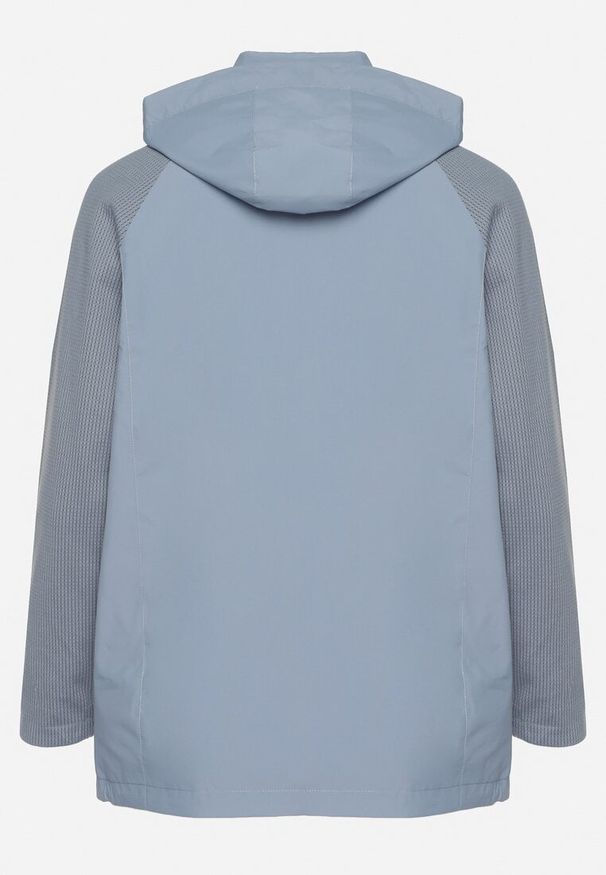 Born2be - Niebieska Kurtka Wiatrówka z Odpinanym Kapturem i Ściągaczami Arseli. Okazja: na co dzień. Kolekcja: plus size. Kolor: niebieski. Materiał: poliester, jeans, tkanina. Długość rękawa: długi rękaw. Długość: długie. Styl: elegancki, casual