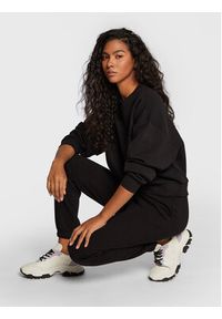 Gina Tricot Spodnie dresowe Basic 87590 Czarny Regular Fit. Kolor: czarny. Materiał: bawełna, dresówka #3