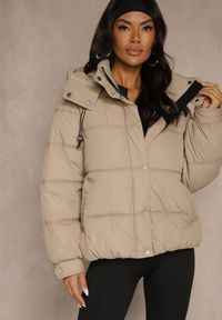 Renee - Brązowa Oversizowa Kurtka Puffer z Kapturem i Naszywką przy Rękawie Azine. Okazja: na co dzień. Typ kołnierza: kaptur. Kolor: brązowy. Materiał: jeans, dzianina. Wzór: aplikacja. Styl: casual