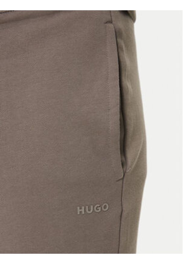Hugo - HUGO Dres Dapodayote 50492581 Beżowy Relaxed Fit. Kolor: beżowy. Materiał: bawełna