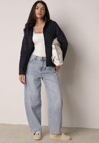 Born2be - Granatowa Pikowana Kurtka Przejściowa z Ozdobną Lamówką przy Kapturze Tidorna. Okazja: na spacer, na co dzień. Kolor: niebieski. Materiał: poliester, jeans. Styl: casual, elegancki #4