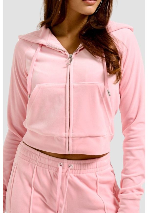 Juicy Couture - JUICY COUTURE Różowa damska bluza Madison Hoodie. Typ kołnierza: kaptur. Kolor: różowy. Materiał: poliester, materiał, elastan. Wzór: aplikacja. Styl: elegancki