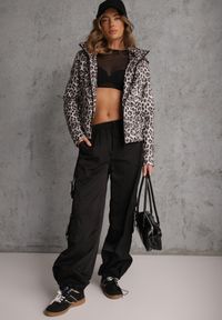 Renee - Panterkowa Kurtka z Odpinanym Kapturem Anastaera. Materiał: poliester. Długość rękawa: długi rękaw. Sezon: wiosna #5