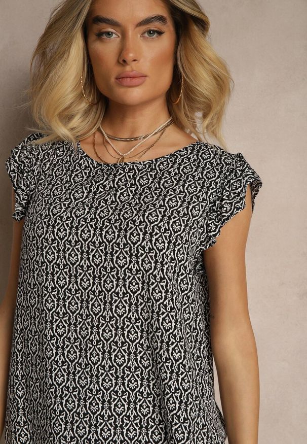 Renee - Czarny Komplet z Bawełny Zdobiony Etnicznym Printem T-shirt i Szorty Sarilena. Kolor: czarny. Materiał: bawełna. Wzór: aplikacja, nadruk