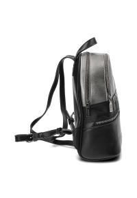 Big Star Accessories - Czarny Modny Plecak Damski Big Star. Kolor: czarny. Materiał: z tłoczeniem. Styl: casual #4