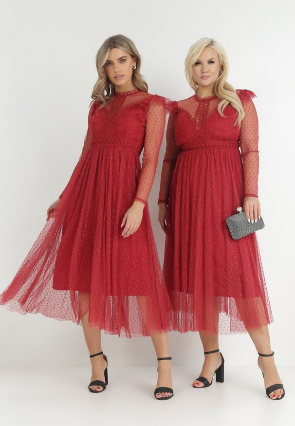 Born2be - Bordowa Sukienka z Koronką i Tiulem Nemila. Okazja: na co dzień. Typ kołnierza: dekolt w łódkę. Kolor: czerwony. Materiał: tiul, koronka. Wzór: koronka. Typ sukienki: proste. Styl: casual