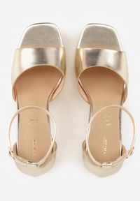 Renee - Złote Sandały VICES na Słupku i Grubej Podeszwie z Wkładką ze Skóry Naturalnej Adeia. Okazja: na urodziny, na wesele, na ślub cywilny, na imprezę. Zapięcie: pasek. Kolor: złoty. Materiał: skóra. Sezon: lato. Obcas: na słupku. Styl: elegancki #2