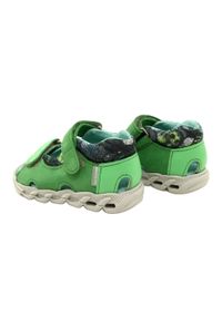 Sandałki na rzepy Mazurek 1363 Zielony zielone. Nosek buta: otwarty. Zapięcie: rzepy. Kolor: zielony. Materiał: skóra. Wzór: paski, jednolity #4