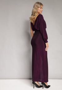 Born2be - Fioletowa Błyszcząca Asymetryczna Sukienka Maxi z Rozcięciem i Kopertowym Dekoltem Aknasa. Kolor: fioletowy. Materiał: materiał. Typ sukienki: asymetryczne, kopertowe. Długość: maxi #2