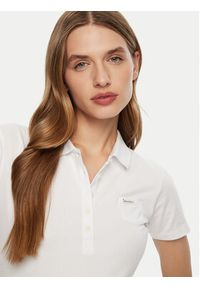 Guess Polo W5RP47 KARS2 Biały Regular Fit. Typ kołnierza: polo. Kolor: biały. Materiał: bawełna