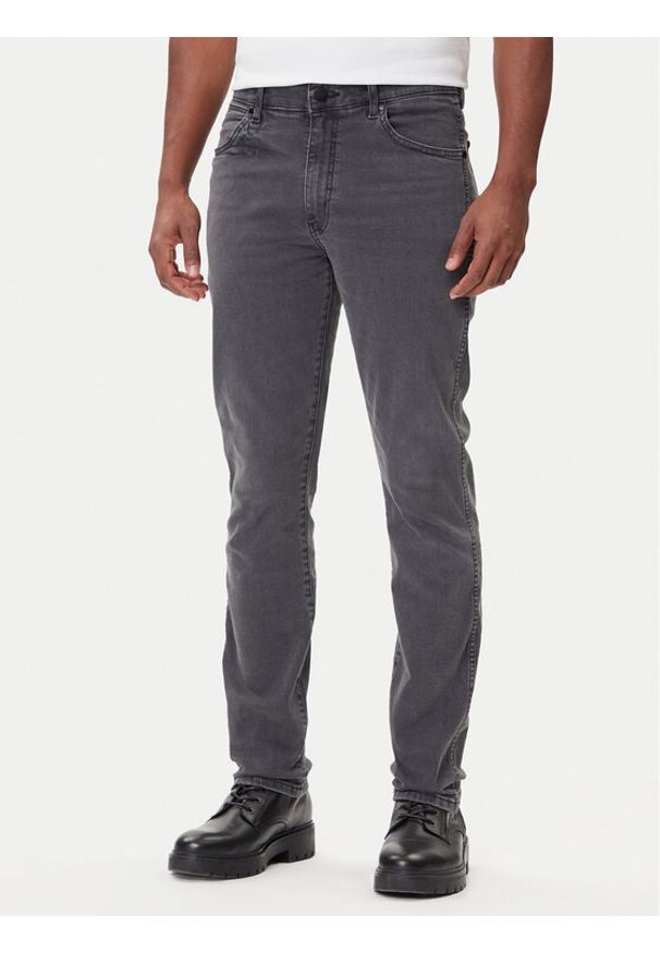 Wrangler Jeansy Larston 112362433 Szary Slim Fit. Kolor: szary