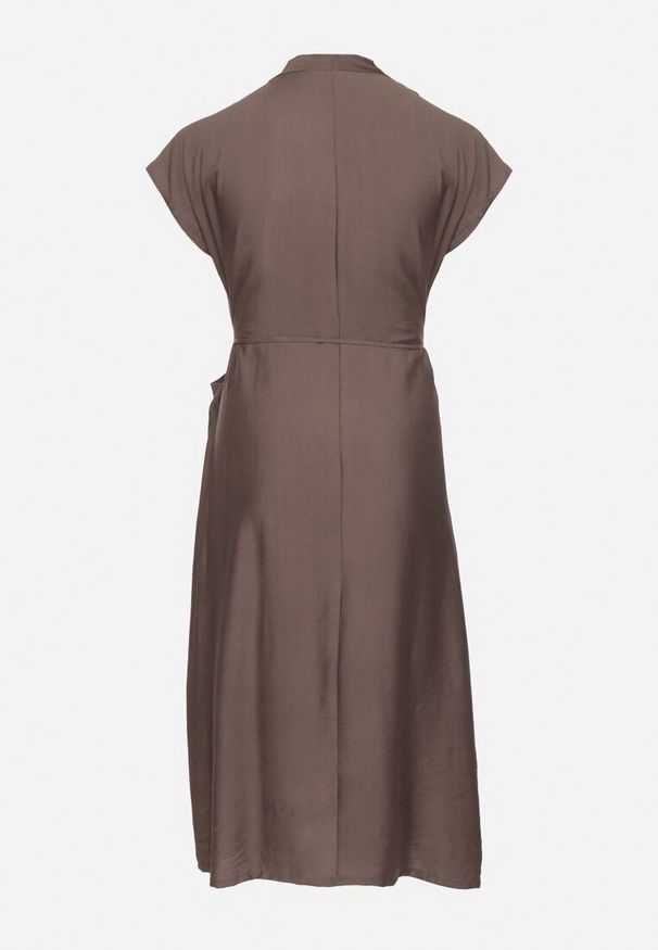 Born2be - Ciemnoszara Wiskozowa Sukienka Pudełkowa z Cienkim Paskiem i Kieszeniami Lumivorae. Okazja: na co dzień. Kolekcja: plus size. Kolor: szary. Materiał: wiskoza. Typ sukienki: proste, dla puszystych. Styl: elegancki, casual