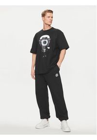 Karl Lagerfeld - KARL LAGERFELD T-Shirt 755098 542270 Czarny Regular Fit. Typ kołnierza: dekolt w karo. Kolor: czarny. Materiał: bawełna
