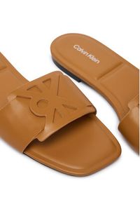 Calvin Klein Klapki Square Flat Sandal Emblem HW0HW03128 Brązowy. Kolor: brązowy. Materiał: skóra #6