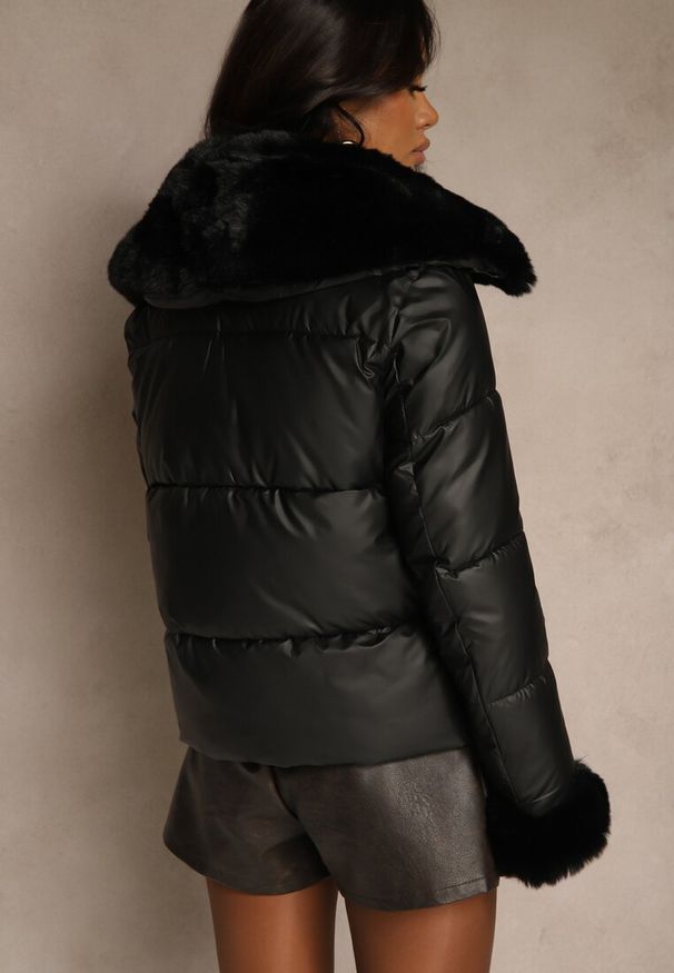 Renee - Czarna Kurtka z Pikowanymi Przeszyciami i Szerokim Kołnierzem z Futrem Galaressa. Okazja: na co dzień. Kolor: czarny. Materiał: futro. Długość: krótkie. Styl: casual