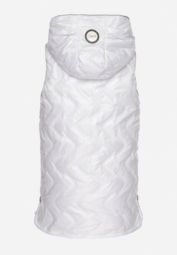 Born2be - Biała Kamizelka Pikowana z Kapturem i Wsuwanymi Kieszeniami Ravloti. Okazja: na spotkanie biznesowe, do pracy, na co dzień. Typ kołnierza: kaptur. Kolor: biały. Styl: casual, biznesowy