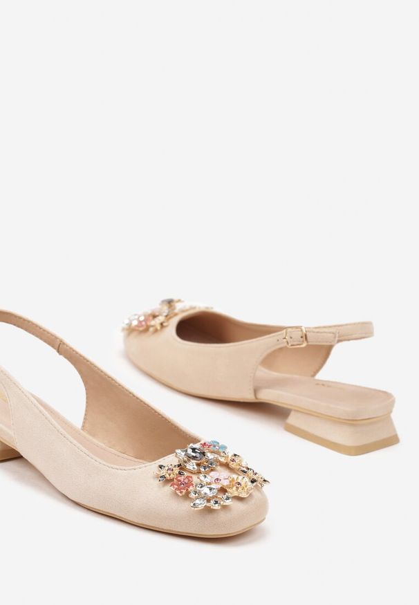 Renee - Beżowe Czółenka Slingback Vices z Cyrkoniami i Wkładką ze Skóry Eklina. Okazja: na co dzień. Kolor: beżowy. Materiał: skóra. Obcas: na obcasie. Styl: klasyczny, elegancki, wizytowy, casual. Wysokość obcasa: średni