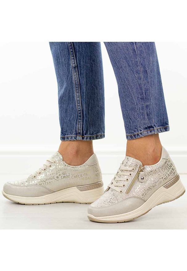 Złote skórzane sneakersy damskie S.Barski 7081. Okazja: na co dzień, na spacer. Nosek buta: okrągły. Zapięcie: sznurówki. Kolor: złoty. Materiał: skóra. Szerokość cholewki: normalna. Sezon: wiosna, lato, jesień. Styl: elegancki, casual, klasyczny, sportowy