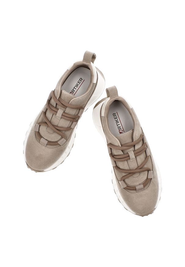 Artiker - Beżowe Sneakersy Atiker Modne Obuwie Damskie. Okazja: na spacer, na co dzień. Zapięcie: sznurówki. Kolor: beżowy. Materiał: zamsz, jeans. Szerokość cholewki: normalna. Sport: turystyka piesza