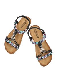 Czarne Sandały Artiker Modne Obuwie Damskie. Okazja: na spacer. Zapięcie: pasek. Kolor: czarny. Materiał: materiał. Wzór: paski, aplikacja. Sezon: lato #3