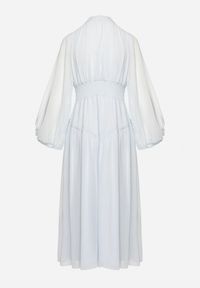 Born2be - Jasnoniebieska Długa Sukienka Koktajlowa w Stylu Retro z Plisami i Stójką Leowia. Typ kołnierza: kołnierzyk stójkowy. Kolor: niebieski. Styl: wizytowy, retro. Długość: maxi #5