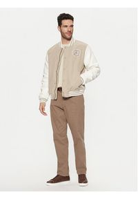 Guess Kurtka bomber M5RL19 WGU82 Khaki Regular Fit. Kolor: beżowy, brązowy. Materiał: syntetyk