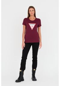 Guess - GUESS Bordowy damski t-shirt bawełniany Original Tee, Rozmiar S. Kolor: czerwony. Materiał: bawełna