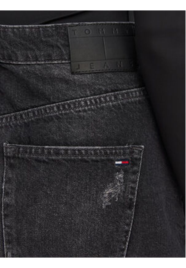 Tommy Jeans Spódnica jeansowa DW0DW22715 Czarny Mom Fit. Kolor: czarny. Materiał: bawełna