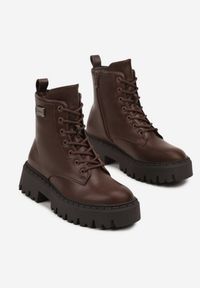 Born2be - Brązowe Klasyczne Botki Workery z Aplikacją przy Cholewce Alerhia. Okazja: na co dzień. Kolor: brązowy. Materiał: jeans, skóra. Szerokość cholewki: normalna. Wzór: aplikacja. Styl: klasyczny