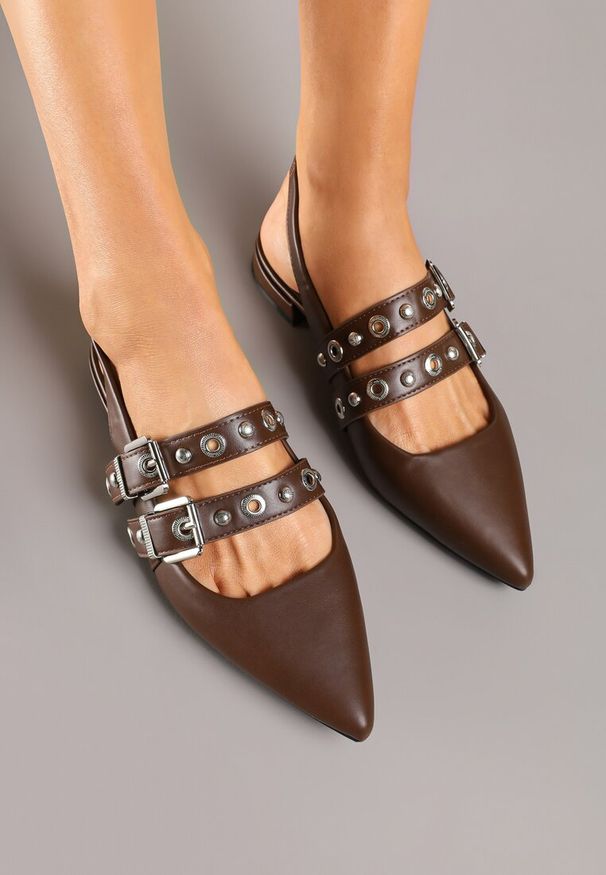 Renee - Brązowe Sandały Typu Slingback Ozdobione Klamrami Selritia. Okazja: na co dzień. Zapięcie: klamry. Kolor: brązowy. Wzór: aplikacja. Styl: casual