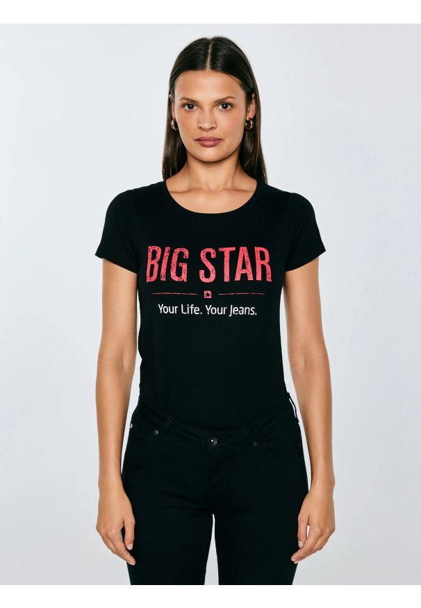 Big-Star - Koszulka damska o klasycznym kroju czarna Brunona 906. Kolor: czarny. Materiał: bawełna, jeans. Wzór: aplikacja, nadruk. Styl: klasyczny