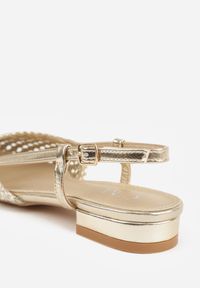 Born2be - Złote Sandały Ozdobione Plecionką Melorah. Okazja: na co dzień. Zapięcie: sprzączka. Kolor: złoty. Materiał: jeans. Wzór: aplikacja. Styl: casual, elegancki #9