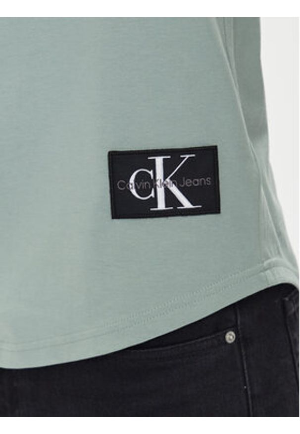 Calvin Klein Jeans T-Shirt J30J323482 Zielony Regular Fit. Kolor: zielony. Materiał: bawełna