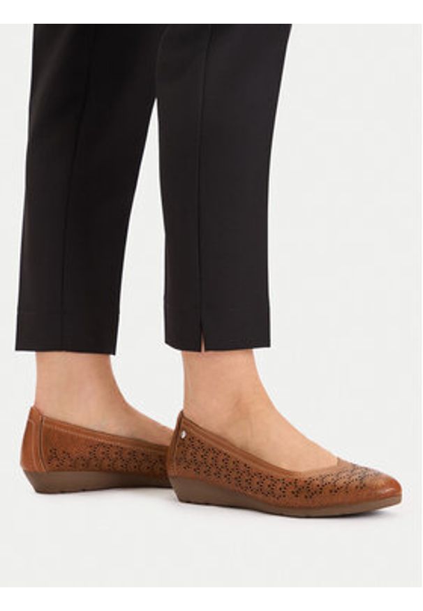 Pikolinos Baleriny W3U-5752 Brązowy. Kolor: brązowy. Materiał: skóra