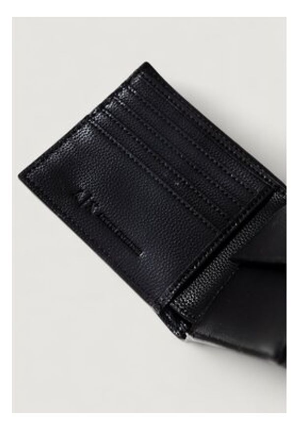 Armani Exchange Duży Portfel Męski XM000167 AF17090 UC001 Czarny. Kolor: czarny. Materiał: skóra