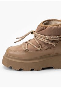 Inuikii - INUIKII ENDURANCE PUFFER Śniegowce damskie. Okazja: na spacer, na co dzień, do pracy. Kolor: beżowy. Styl: casual #2