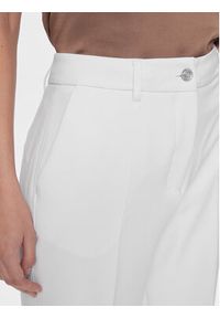 Guess Spodnie materiałowe W4RB30 WFWX2 Biały Slim Fit. Kolor: biały. Materiał: syntetyk #5