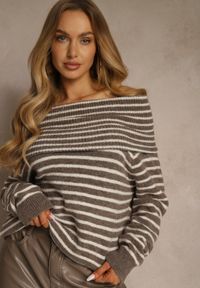 Renee - Jasnobrązowy Pasiasty Sweter z Domieszką Wełny i Wiskozy z Odkrytymi Ramionami Nelevia. Okazja: na co dzień. Kolor: brązowy. Materiał: wełna, wiskoza. Styl: klasyczny, casual, elegancki #4